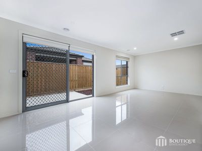 11 Maywood Street, Pakenham