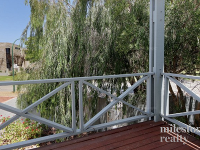 2 / 13 Helm Street, Mount Pleasant