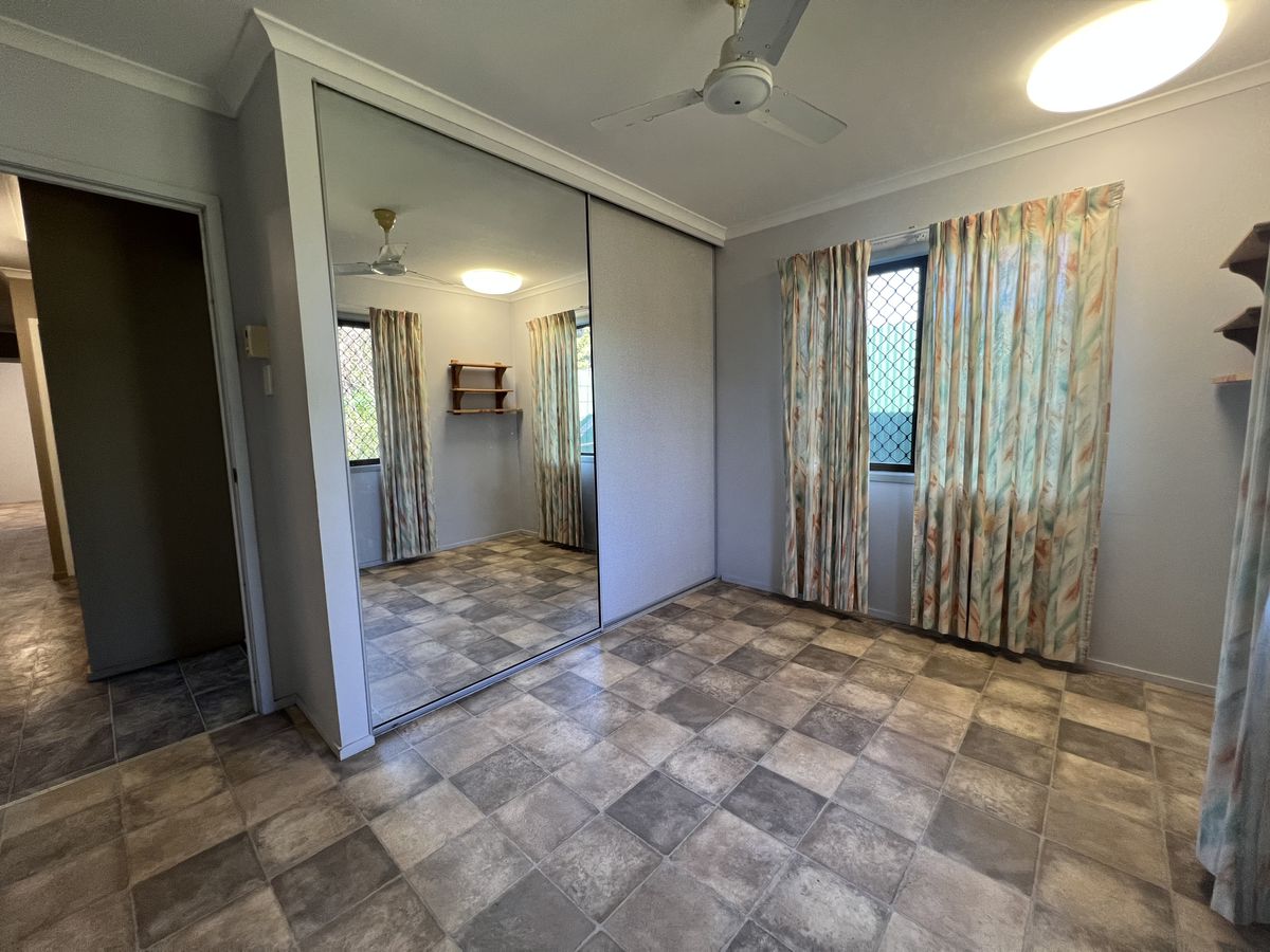 4 Larkin Close, Atherton