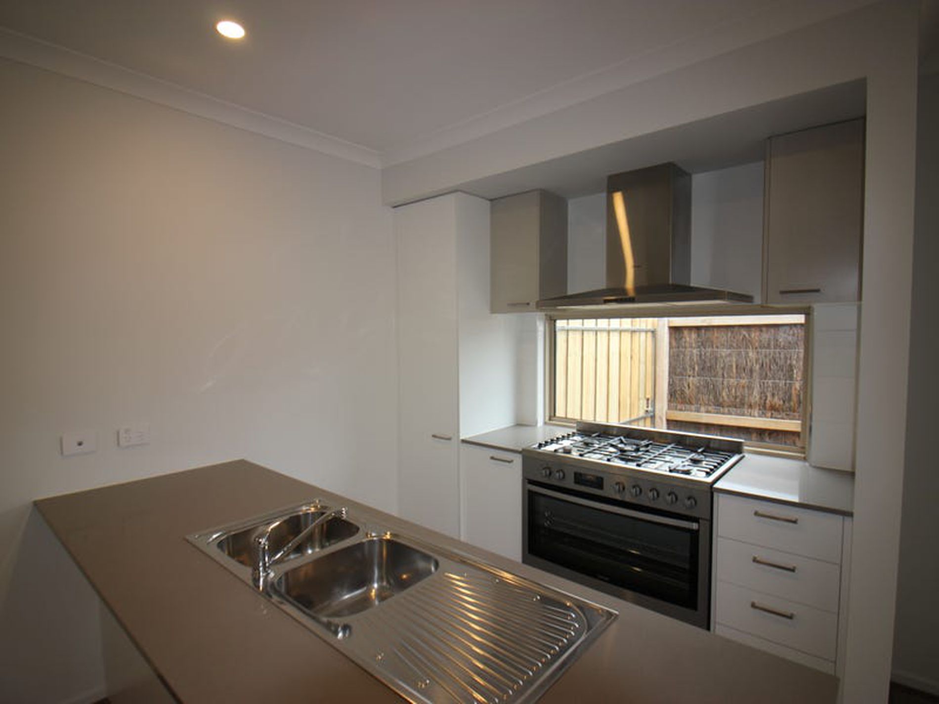 33 Cootamundra Drive, Armstrong Creek