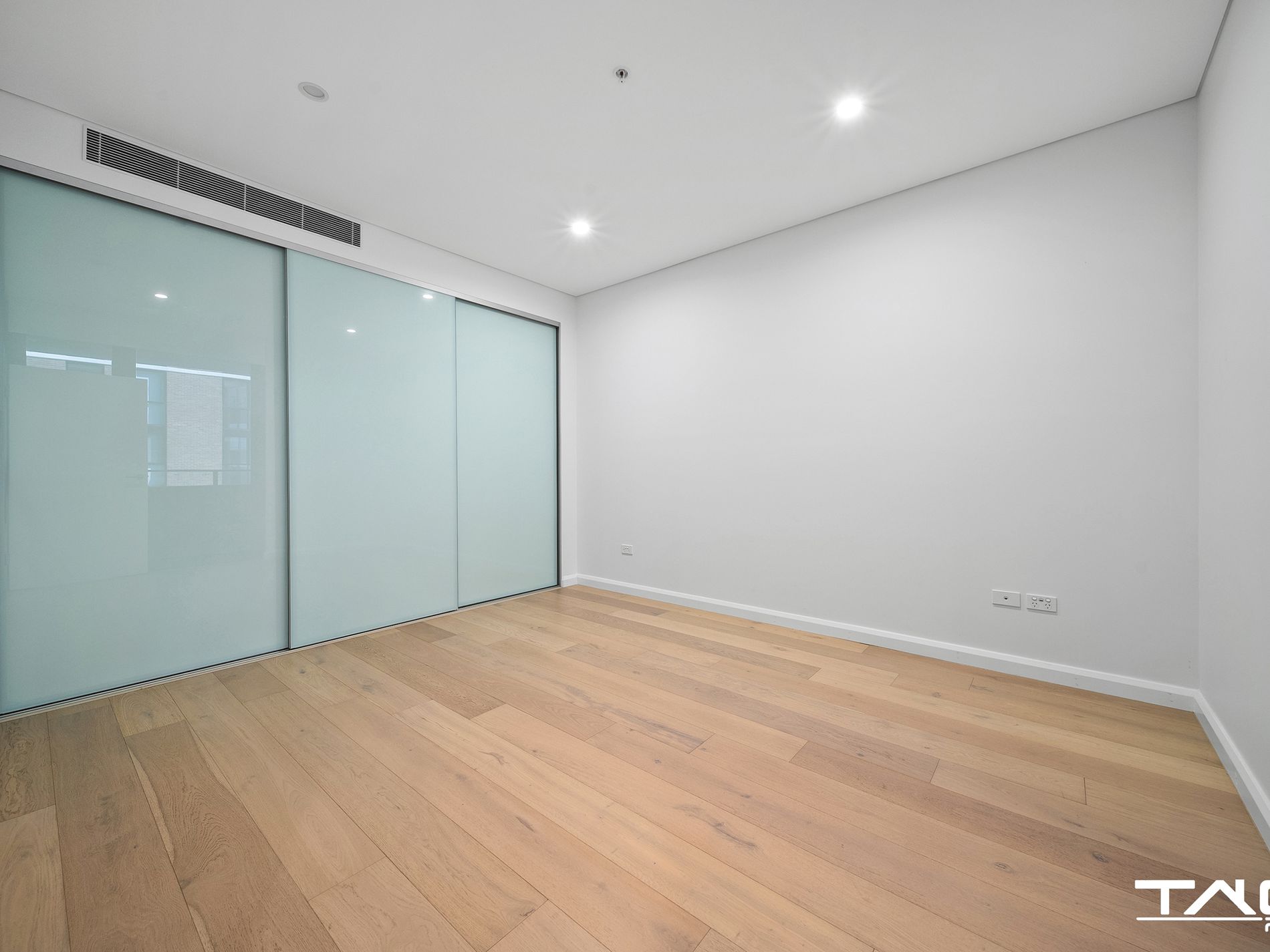 543 / 9 Maple Tree Road, Westmead