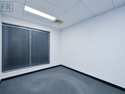 82 Discovery Drive, Bibra Lake