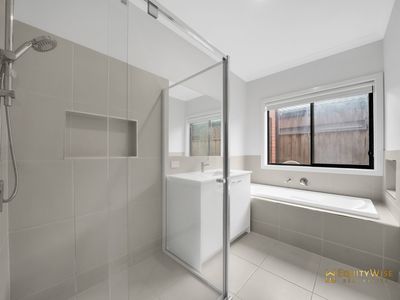 12 Perceval Place, Mambourin