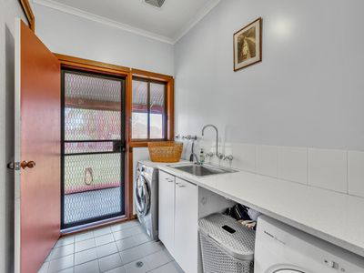 415 Kerrs Road, Milawa