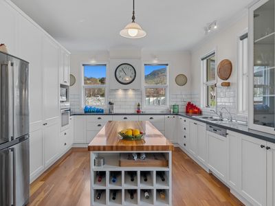 20 Woodbridge Hill Road, Woodbridge