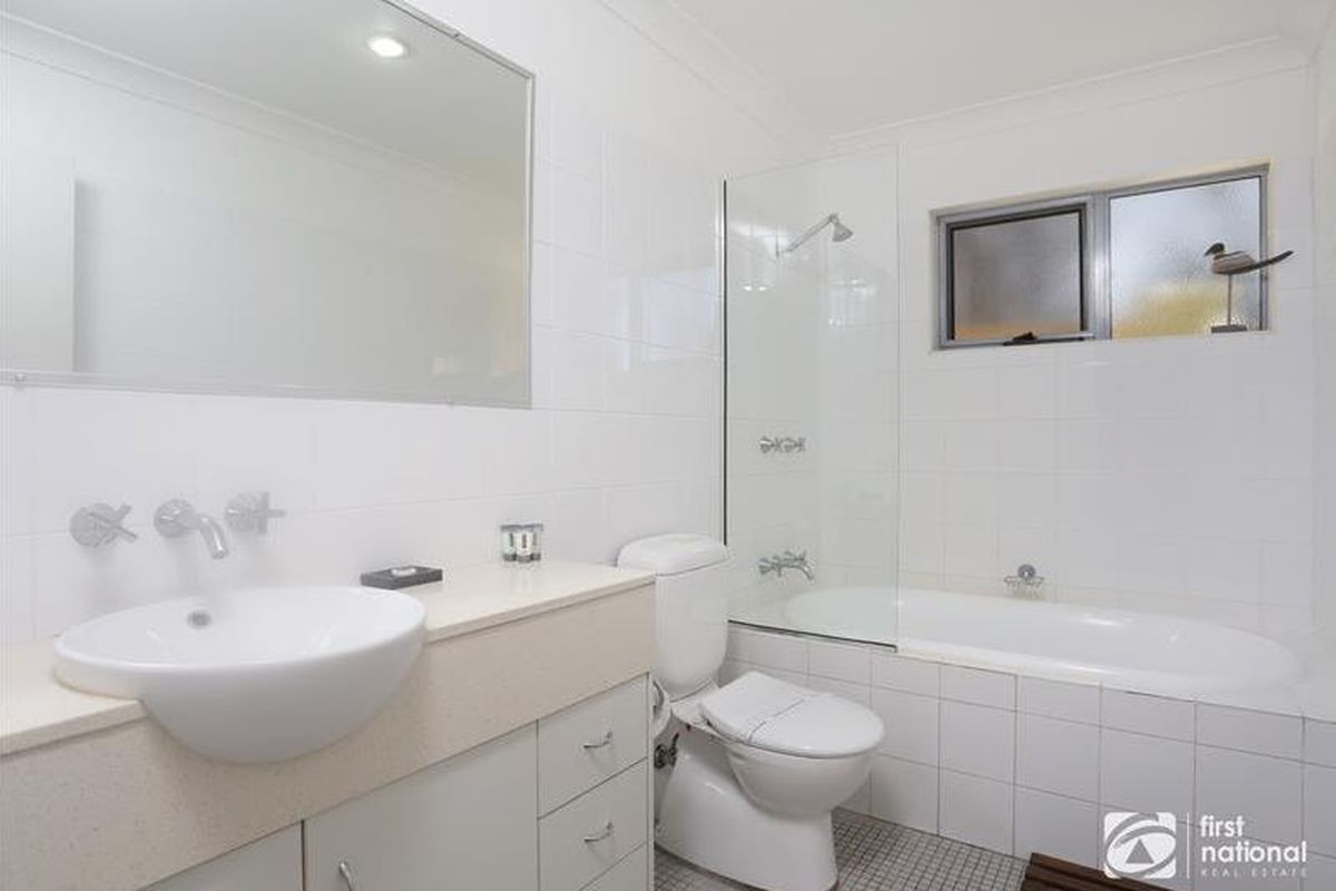 1 / 6 Bay Street, Angourie