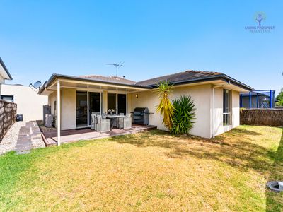 32 Signature Boulevard, Point Cook