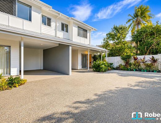 Modern Townhouse in Prime Location image 2 Modern Townhouse in Prime Location image 2