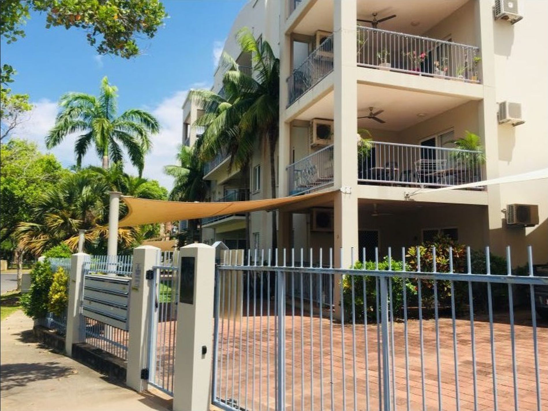 2 / 11 Chong Wee Avenue, Woolner