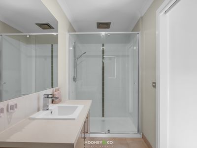 52 McEwan Drive, Cranbourne East