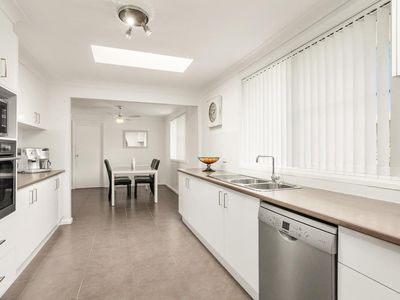 2 Ritchie Crescent, Horsley