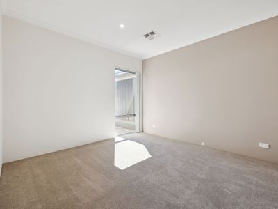 12A Loris Way, Kardinya