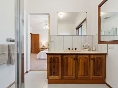 8 Eric Court, Langwarrin