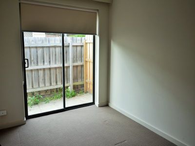 2 / 36 Rose, Brunswick