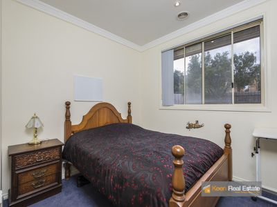 25 Strabane Way, Hampton Park