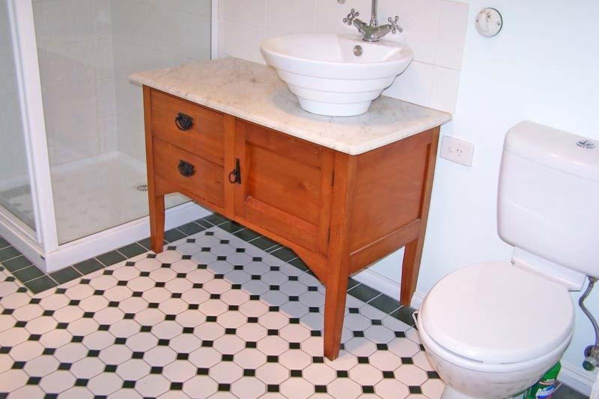 3075 McEwen Road, Stanhope South