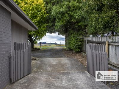 450 Mount Hicks Road, Mount Hicks