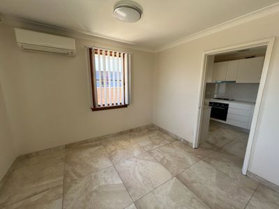 6 Banks Road, Busby