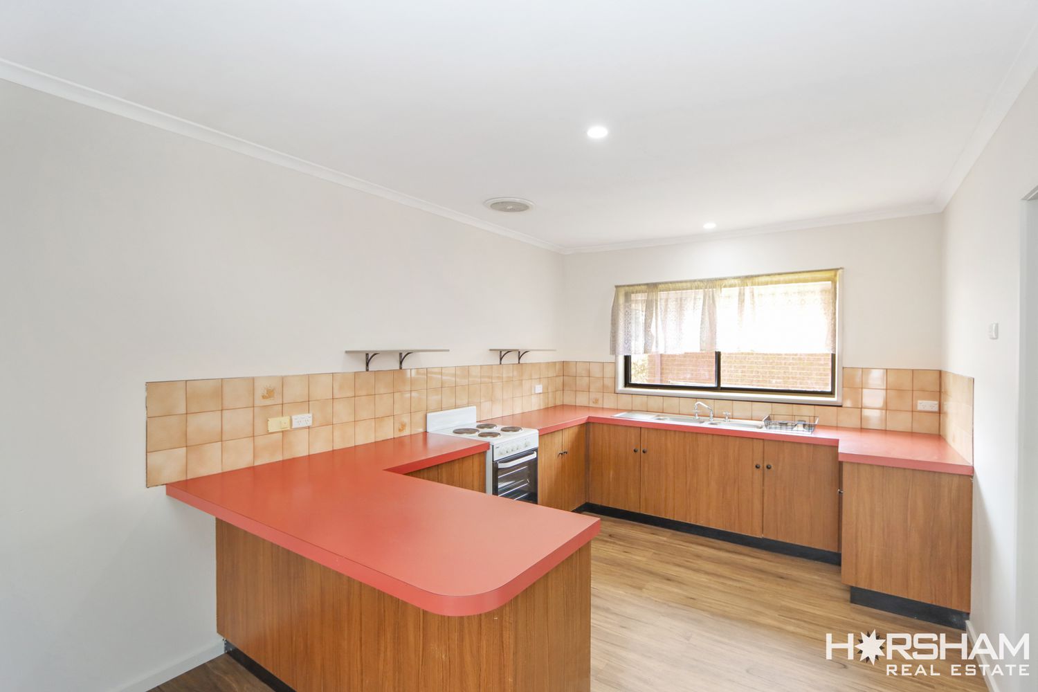 1 / 9 Young Street, Horsham