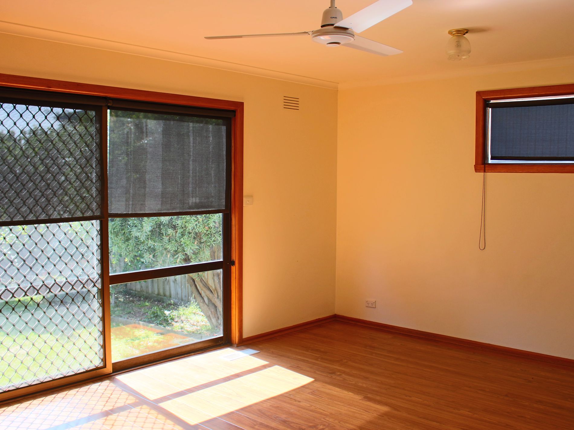 8 Araluen Parade, Belmont