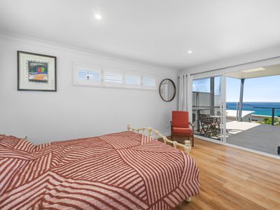 46 Sunset Strip, Manyana