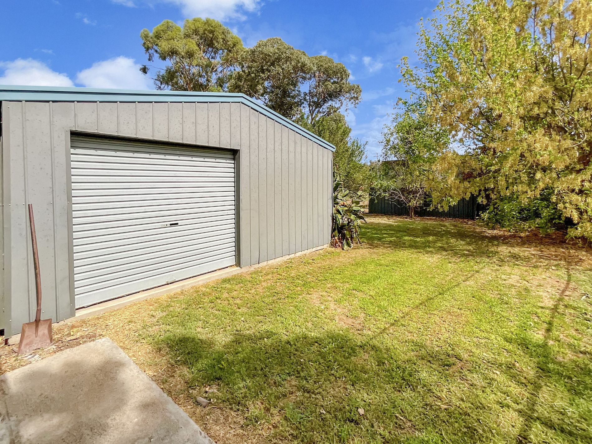 271 River Road, Forbes