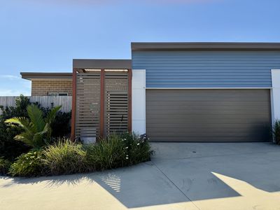 17 / 1 Links Court, Urraween