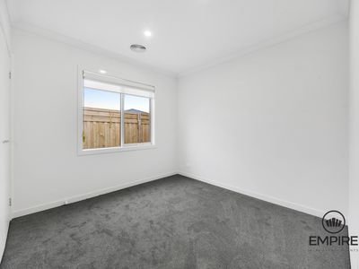 16 Sandalwood Crescent, Clyde North