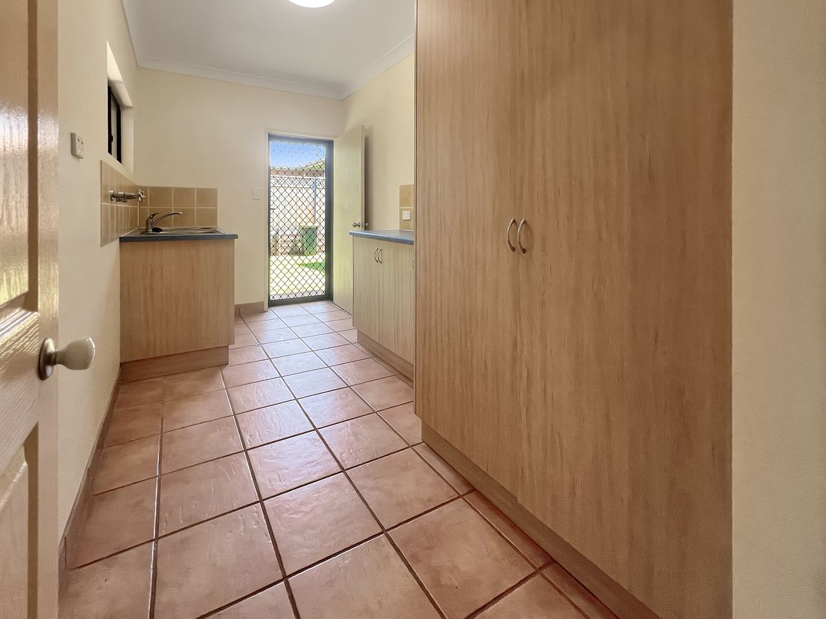 8 Jannina Drive, Atherton