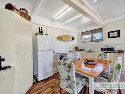 104 Esplanade, Woodgate
