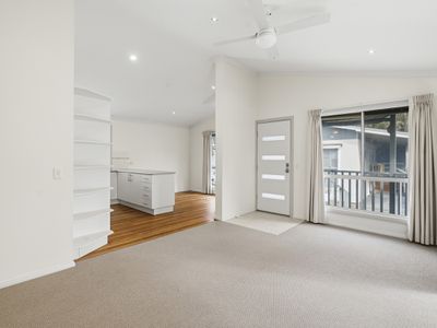 81 / 2 MacLeay Drive, Halekulani