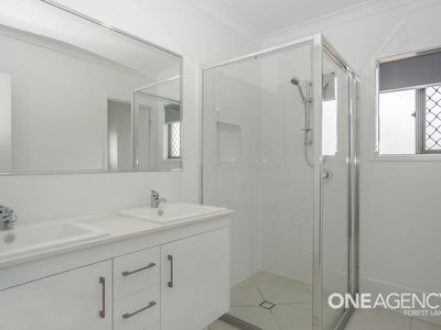 8 Hall St, Pallara