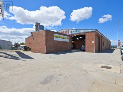 25 Dooley Street, Naval Base