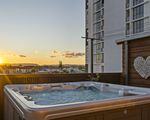 10 / 88 Stanhill Drive, Chevron Island
