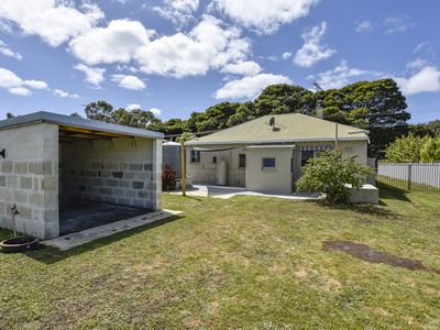 19 Adelaide Road, Millicent