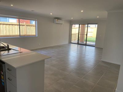 4 Rosebank Road, Thornhill Park