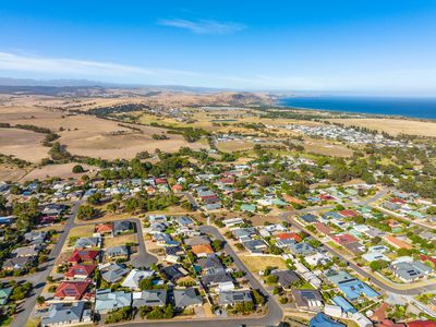 20 Mitchell Heights, Normanville