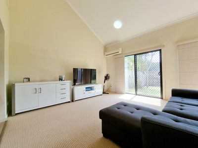 23 / 1 Michel Place, Telina