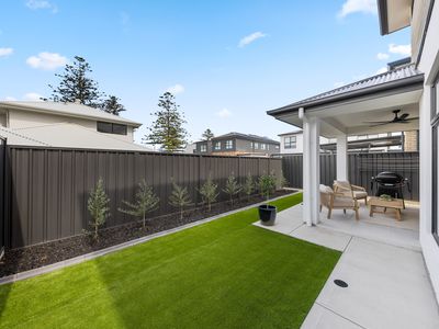 45 Graduation Parade, Taperoo