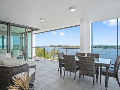 31306 / 2 Ephraim Island Bridge, Paradise Point