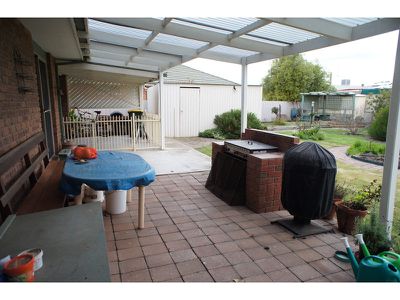 6 Lukin Court, Horsham
