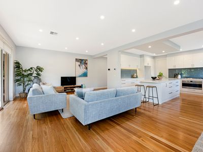 2 / 2 Doorawarrah Court, Mount Waverley
