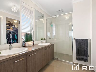 44 Karawarra Circuit, Cranbourne North