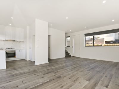 2/5 Bristol Road, Pascoe Vale