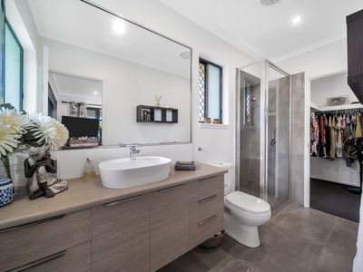 6 Quartz Street, Edmonton