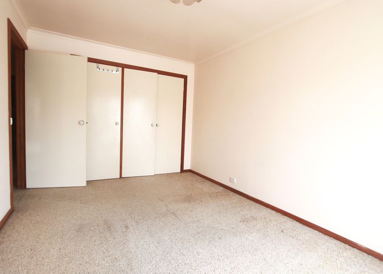2 / 4 Kurrajong Avenue, Glen Waverley