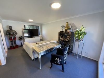 2 Bakeri Circuit, Warabrook
