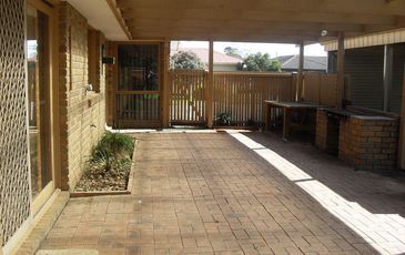 3 Caron Court, Hallam