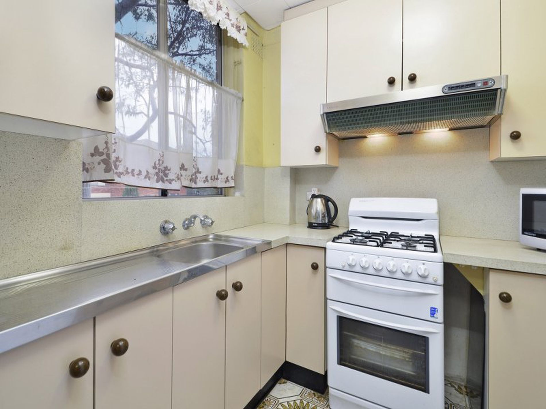 10 / 14 Evans Avenue, Eastlakes