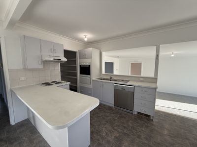 18 Walter Bull Crescent, Griffith